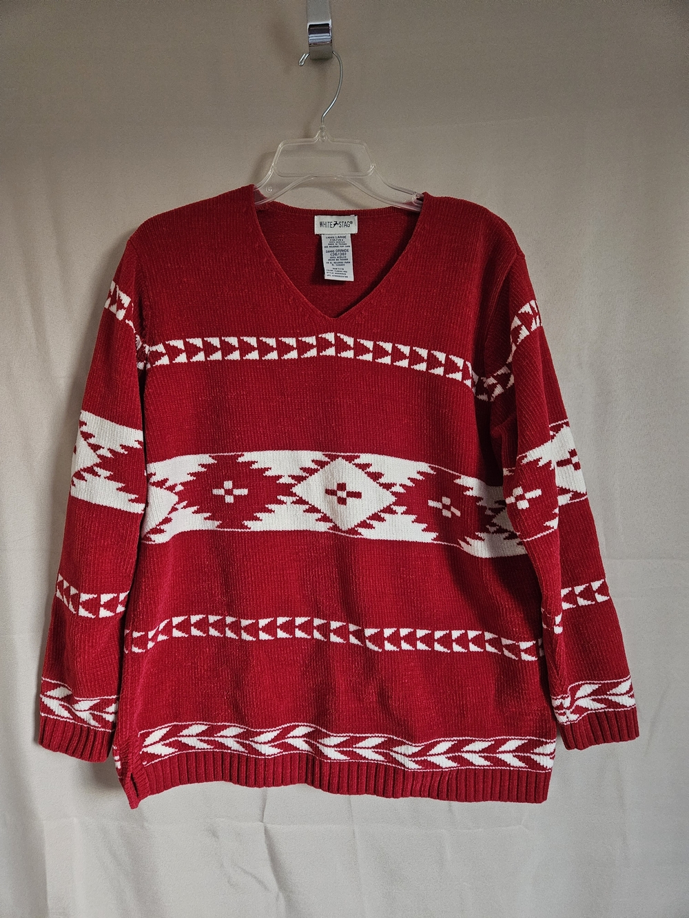 Vintage White Stag Red V-Neck Sweater with White Geometric Pattern Size L